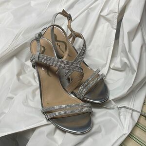 Chunky sparkly heels, worn once to a wedding. Size 8 women’s
